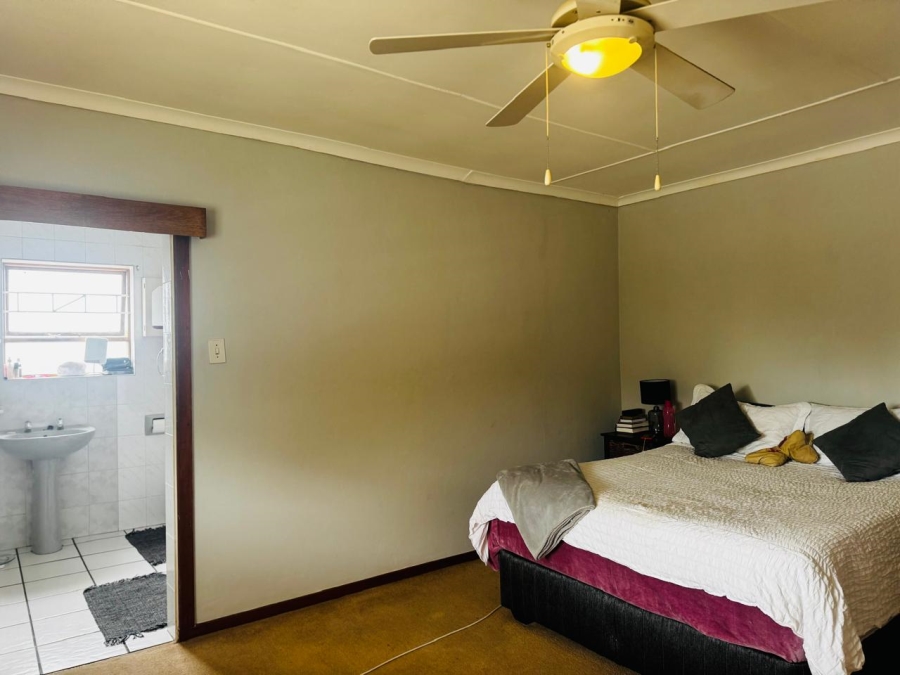 3 Bedroom Property for Sale in Wavecrest Eastern Cape